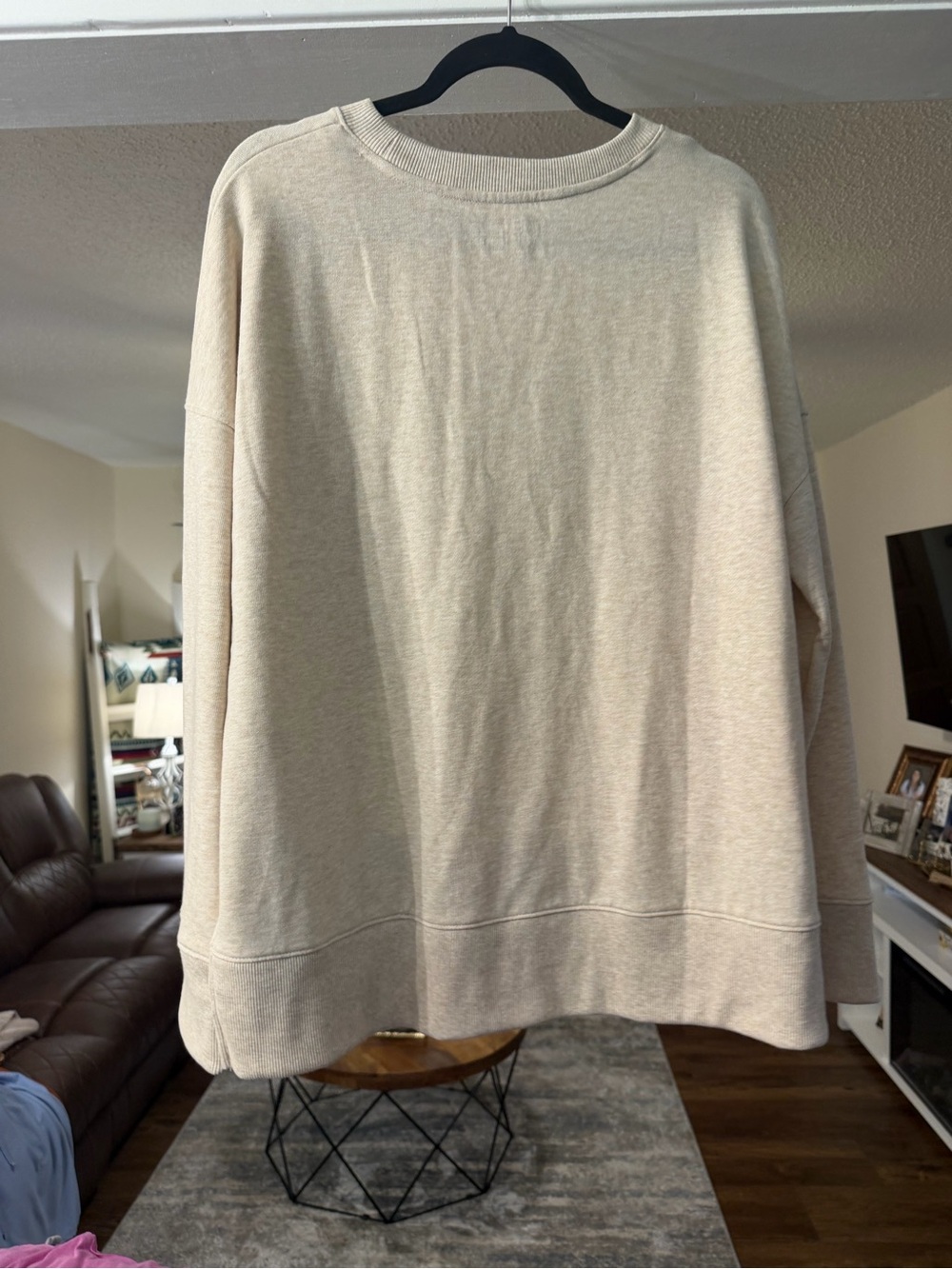 Time and Tru Oatmeal Heather Relaxed Crewneck Sweatshirt - Picture 4 of 6